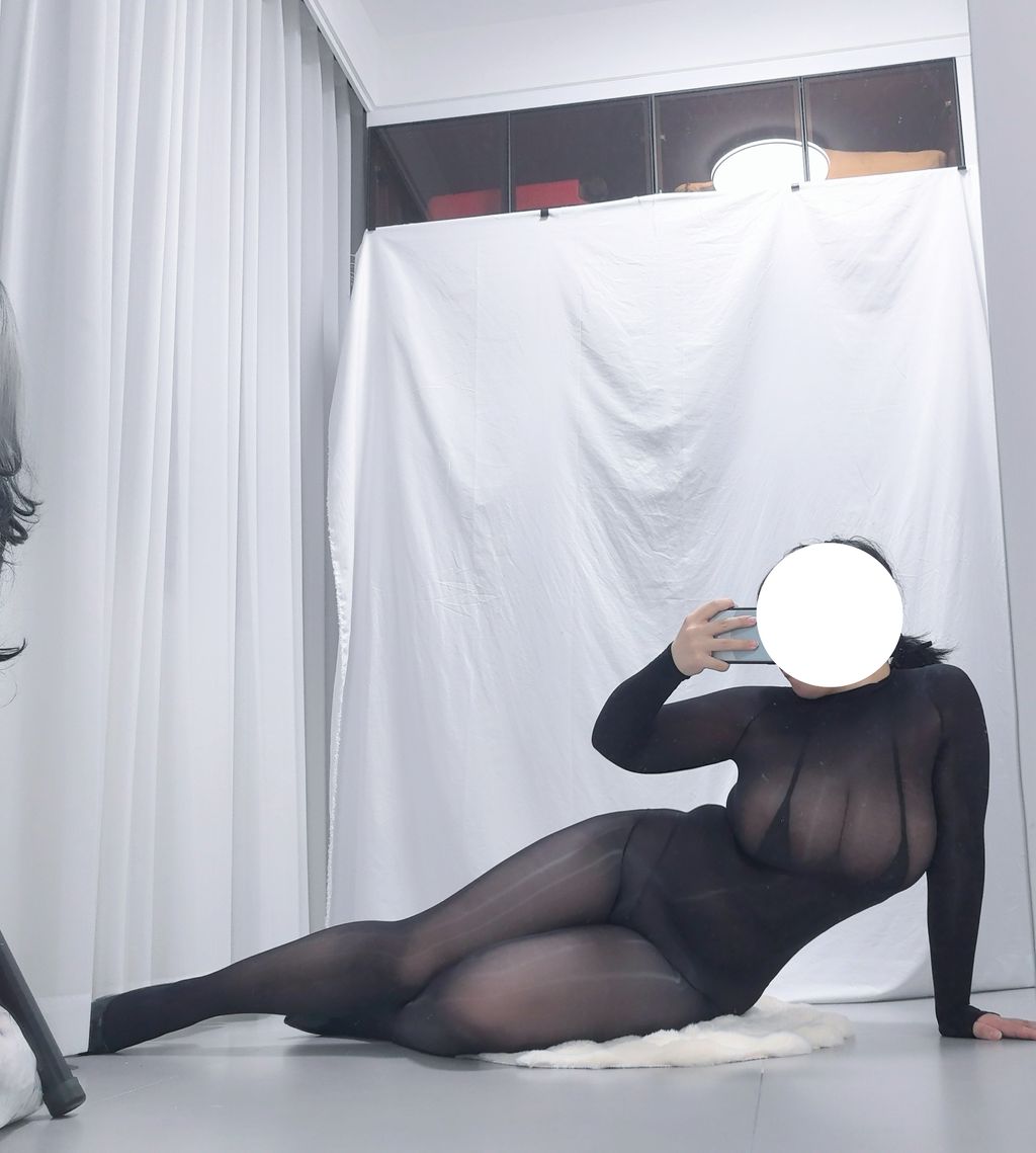 Coser@葛生w: 连体黑丝 (46 photos)