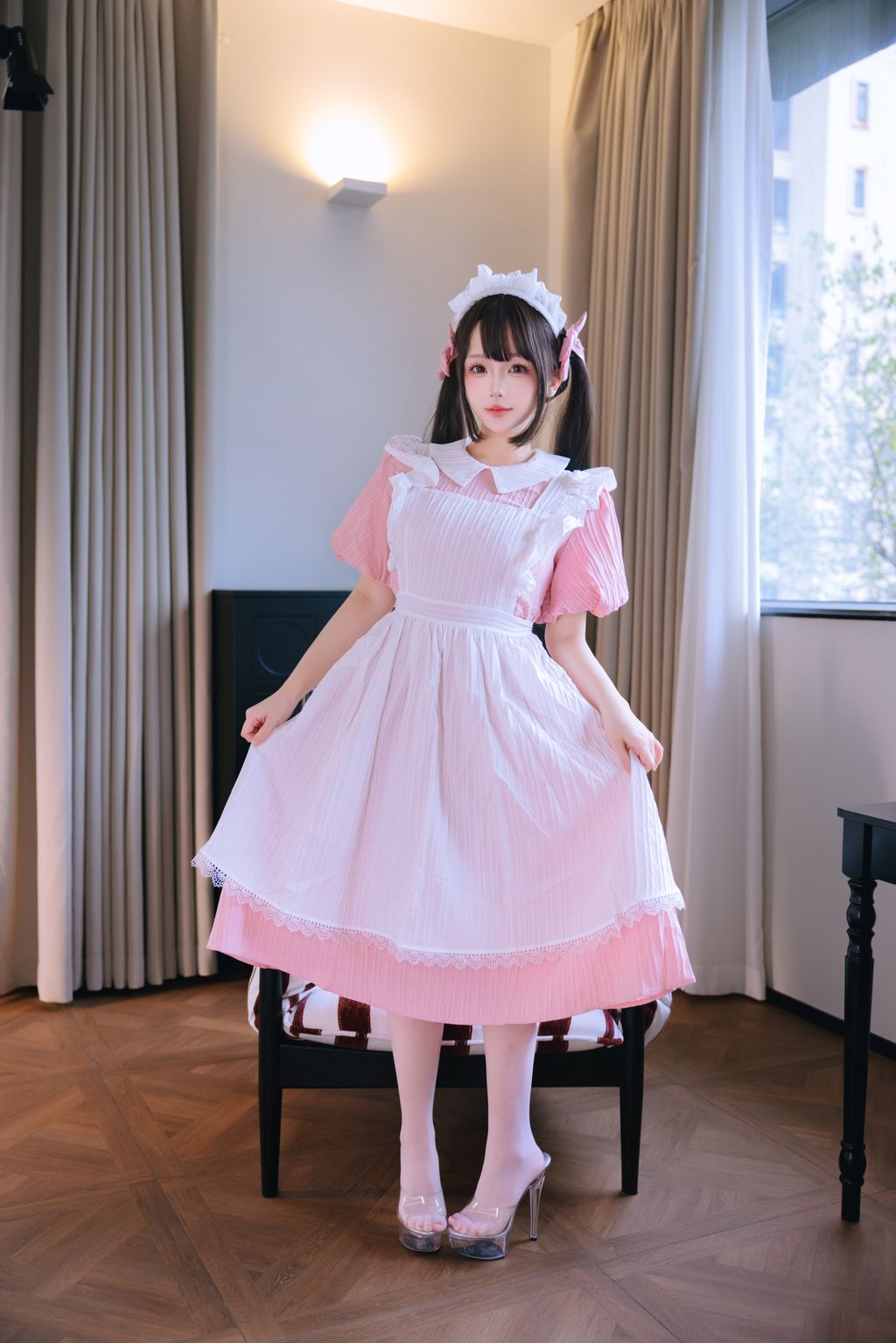 Coser@日奈娇: 见习女仆 (183 photos + 5 videos)