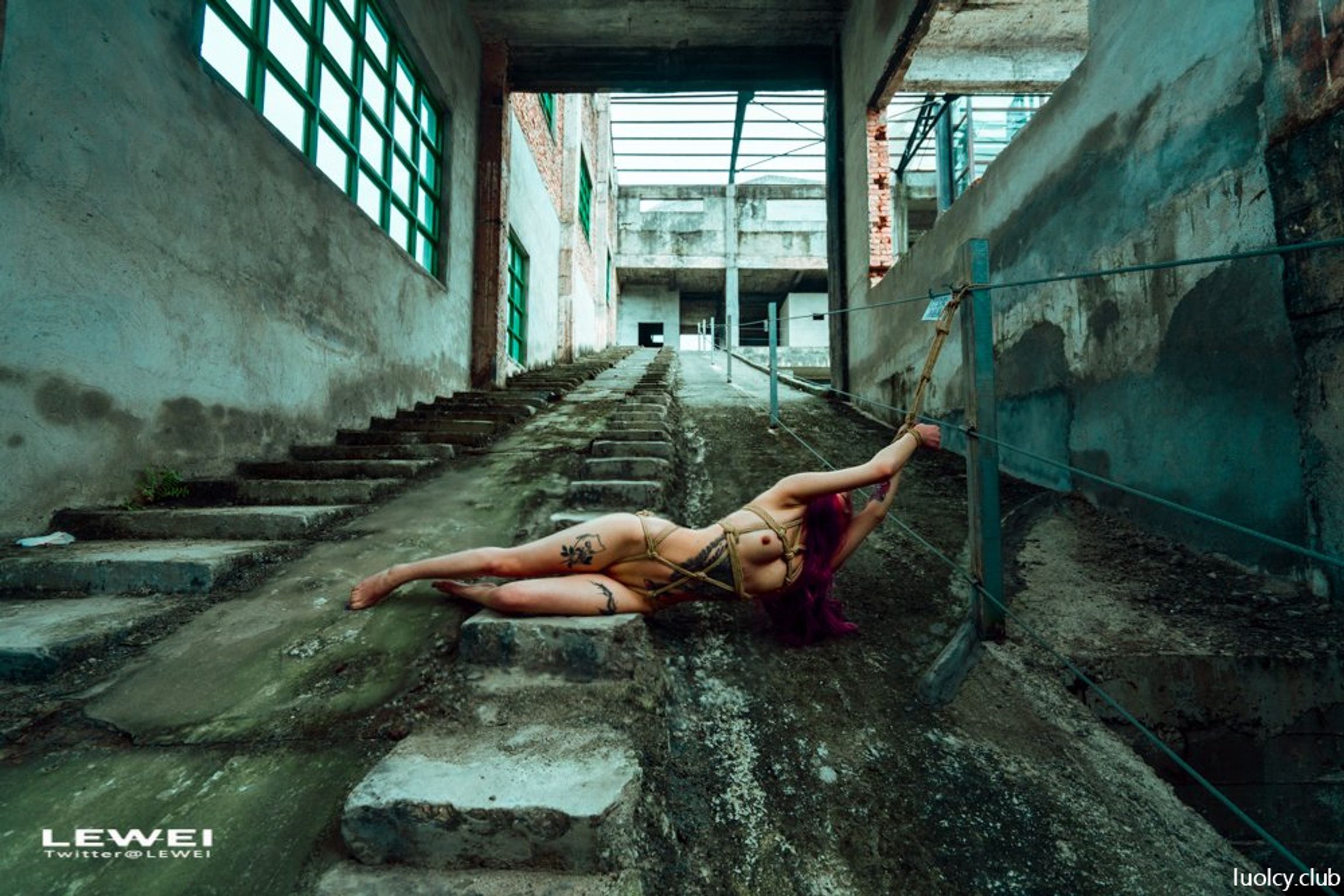[OtherXXX] Lewei: SM捆绑 户外露出摄影合集 (932 photos + 1 video)
