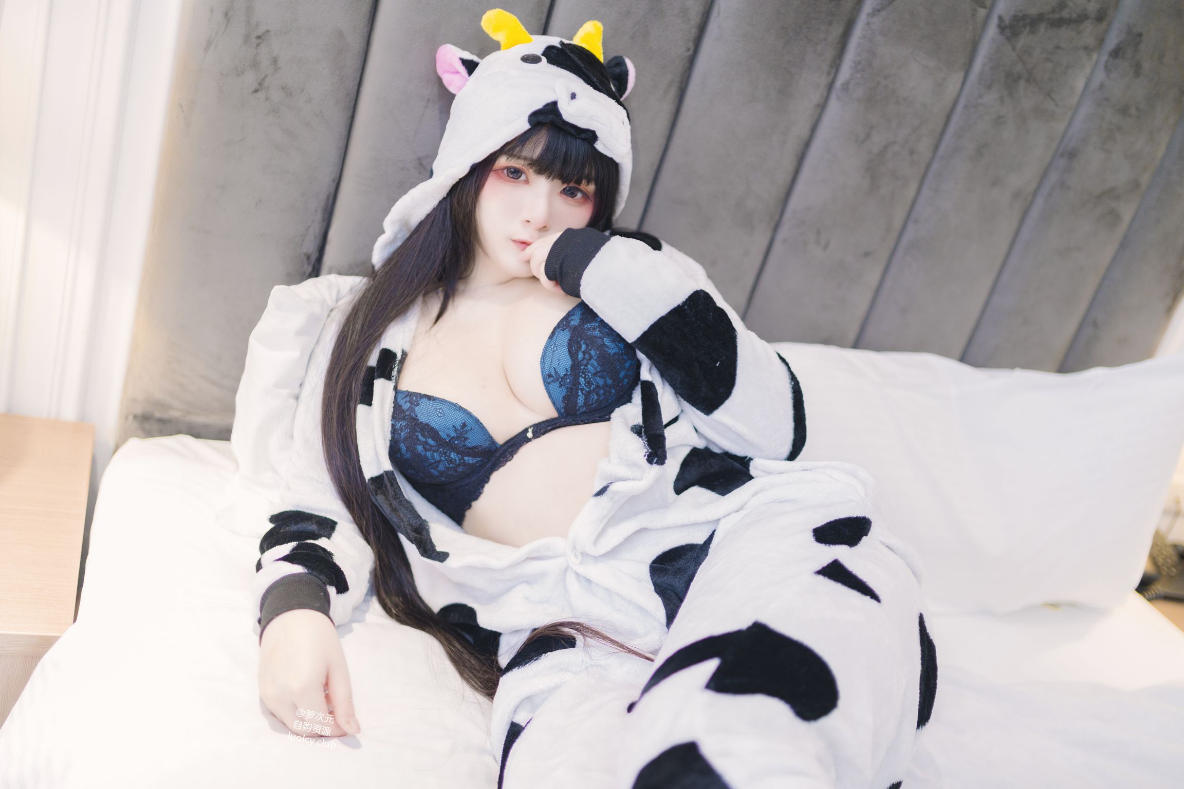 Coser@落落Raku: 8K 奶牛Milky (56 photos + 1 video) 8 Coser@落落Raku: 8K 奶牛Milky (56 photos + 1 video) 8