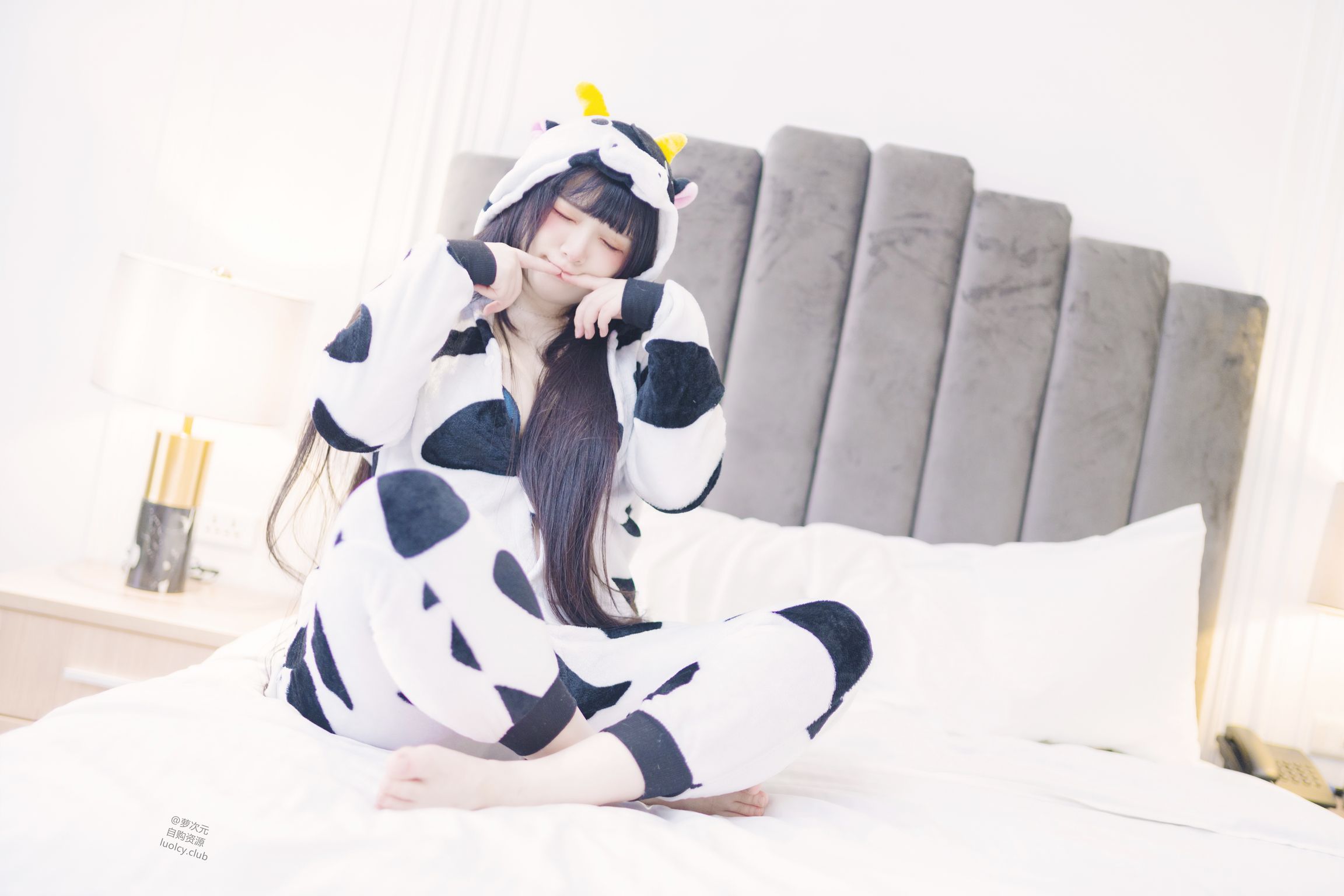 Coser@落落Raku: 8K 奶牛Milky (56 photos + 1 video) 9 Coser@落落Raku: 8K 奶牛Milky (56 photos + 1 video) 9