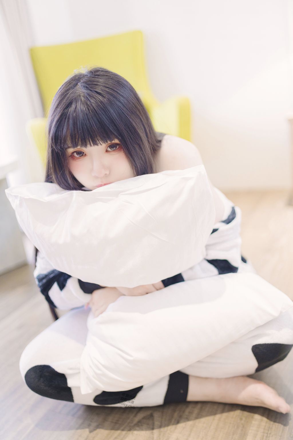 Coser@落落Raku: 8K 奶牛Milky (56 photos + 1 video) 13 Coser@落落Raku: 8K 奶牛Milky (56 photos + 1 video) 13