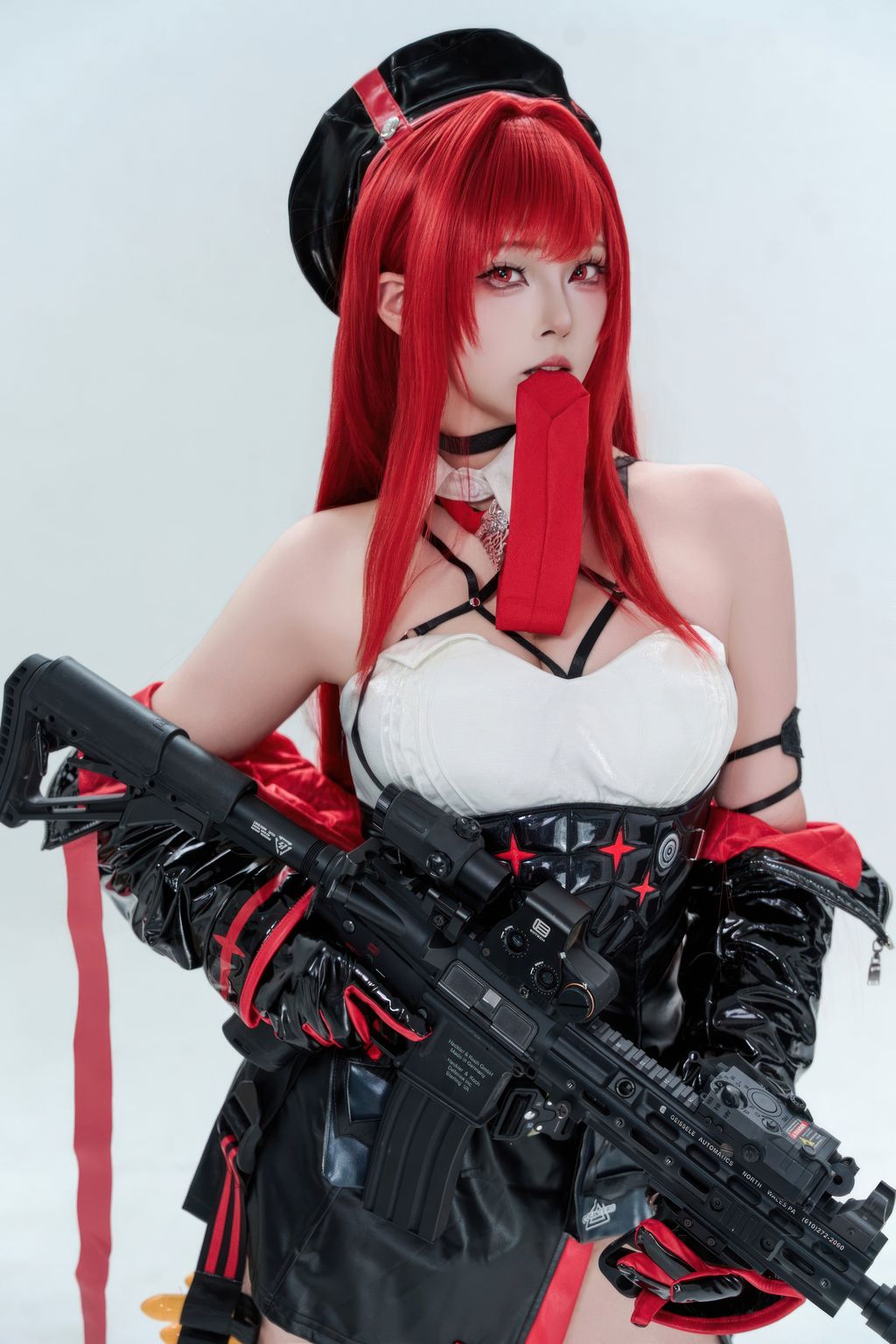 Coser@Natsuko夏夏子: Nikke胜利女神 拉毗·小红帽 (77 photos)