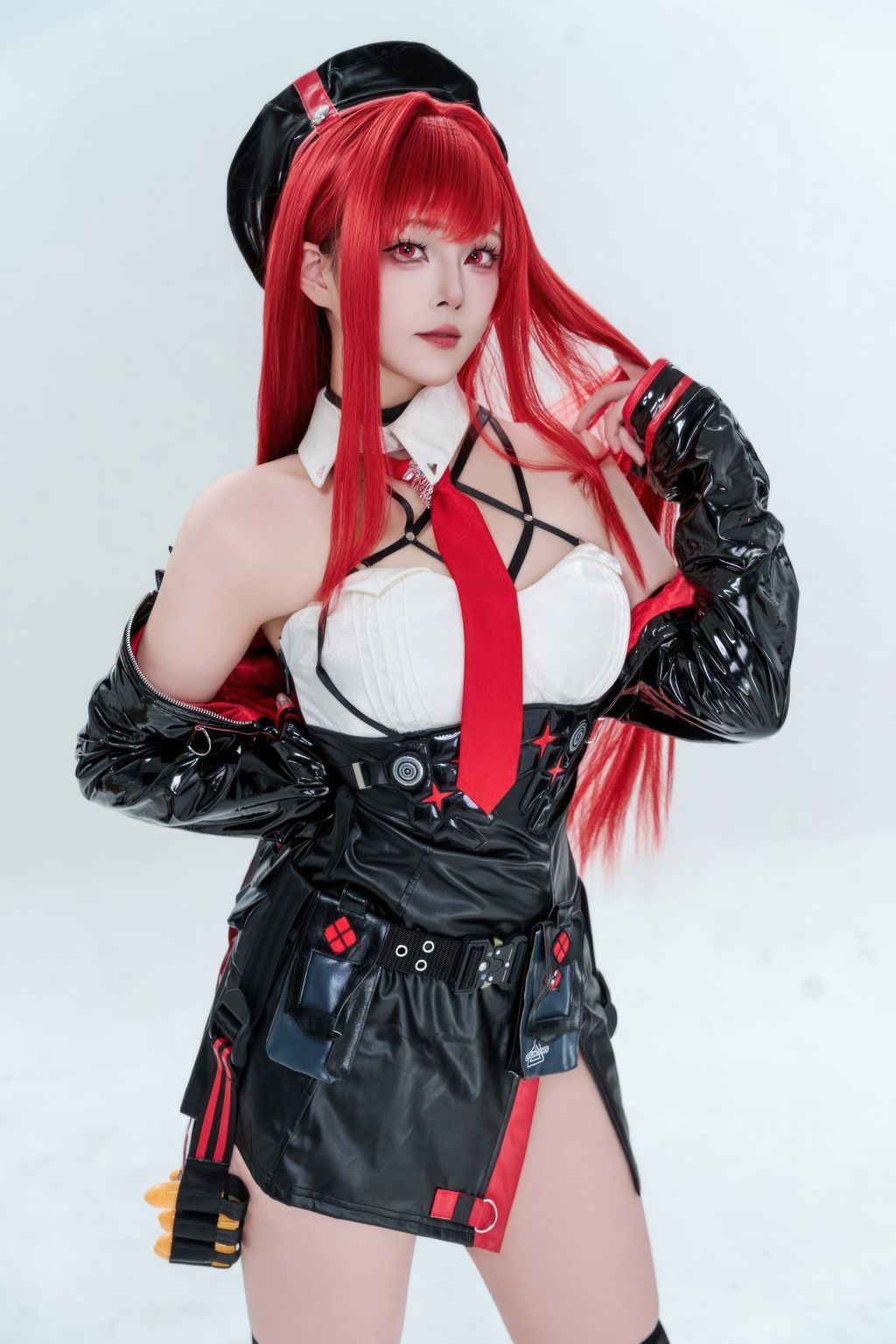 Coser@Natsuko夏夏子: Nikke胜利女神 拉毗·小红帽 (77 photos)