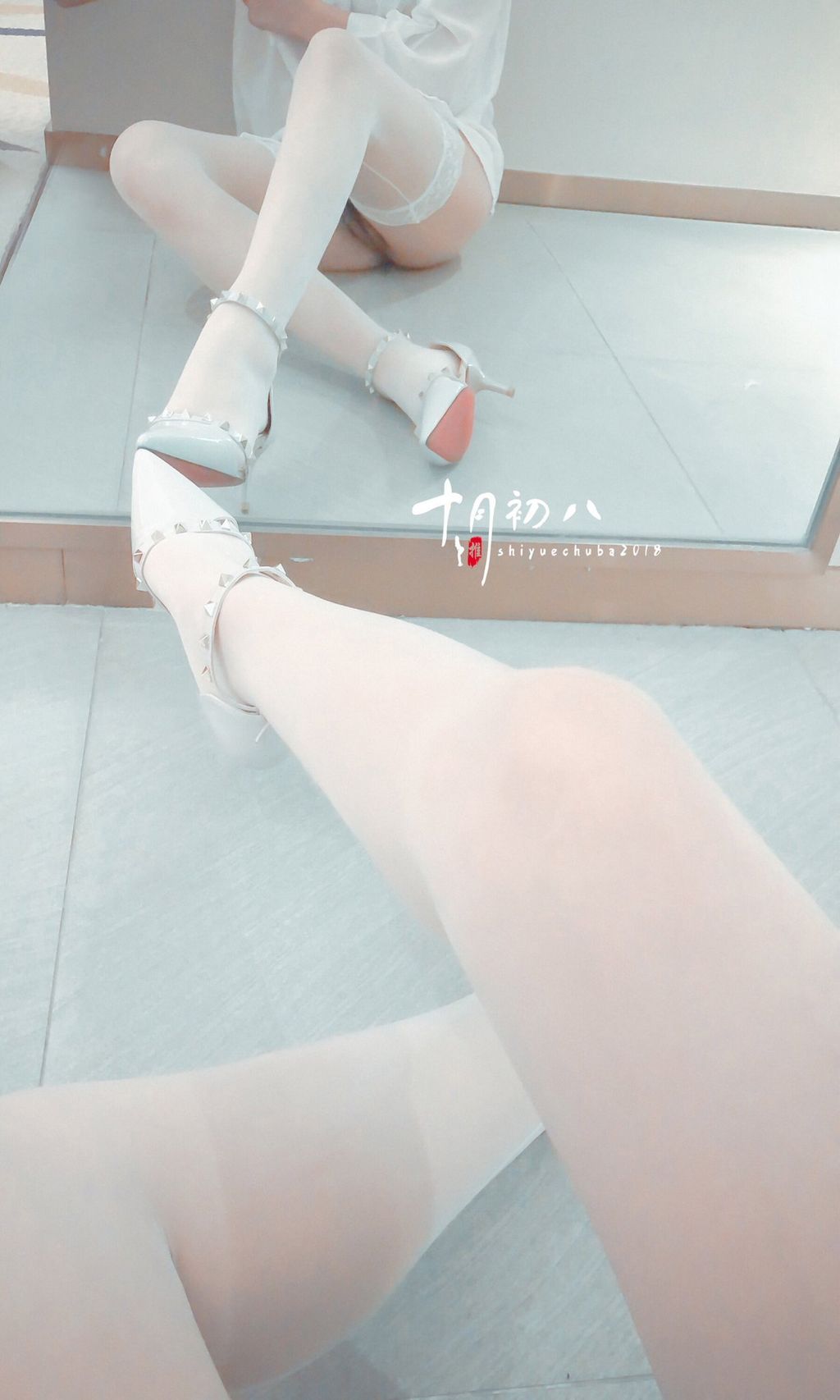 十月初八: 人前露出私拍合集 (645 photos + 8 videos) 11 十月初八: 人前露出私拍合集 (645 photos + 8 videos) 11