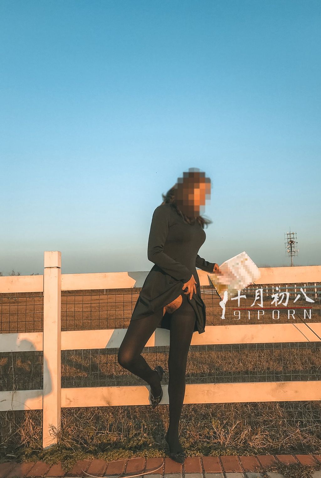 十月初八: 人前露出私拍合集 (645 photos + 8 videos) 13 十月初八: 人前露出私拍合集 (645 photos + 8 videos) 13