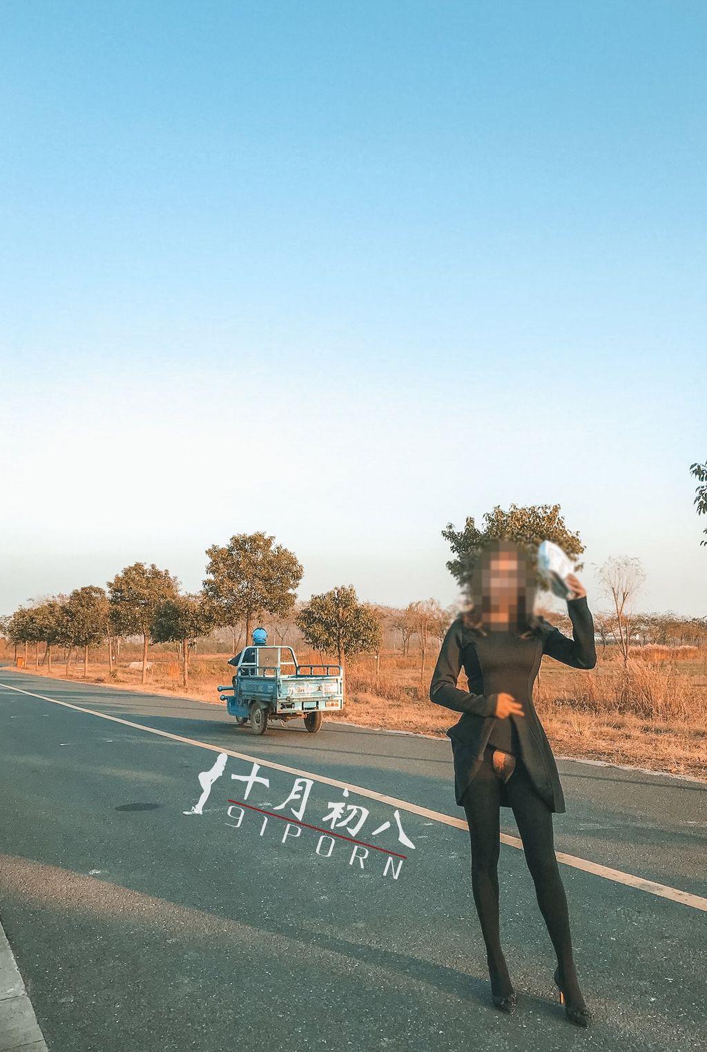 十月初八: 人前露出私拍合集 (645 photos + 8 videos) 14 十月初八: 人前露出私拍合集 (645 photos + 8 videos) 14