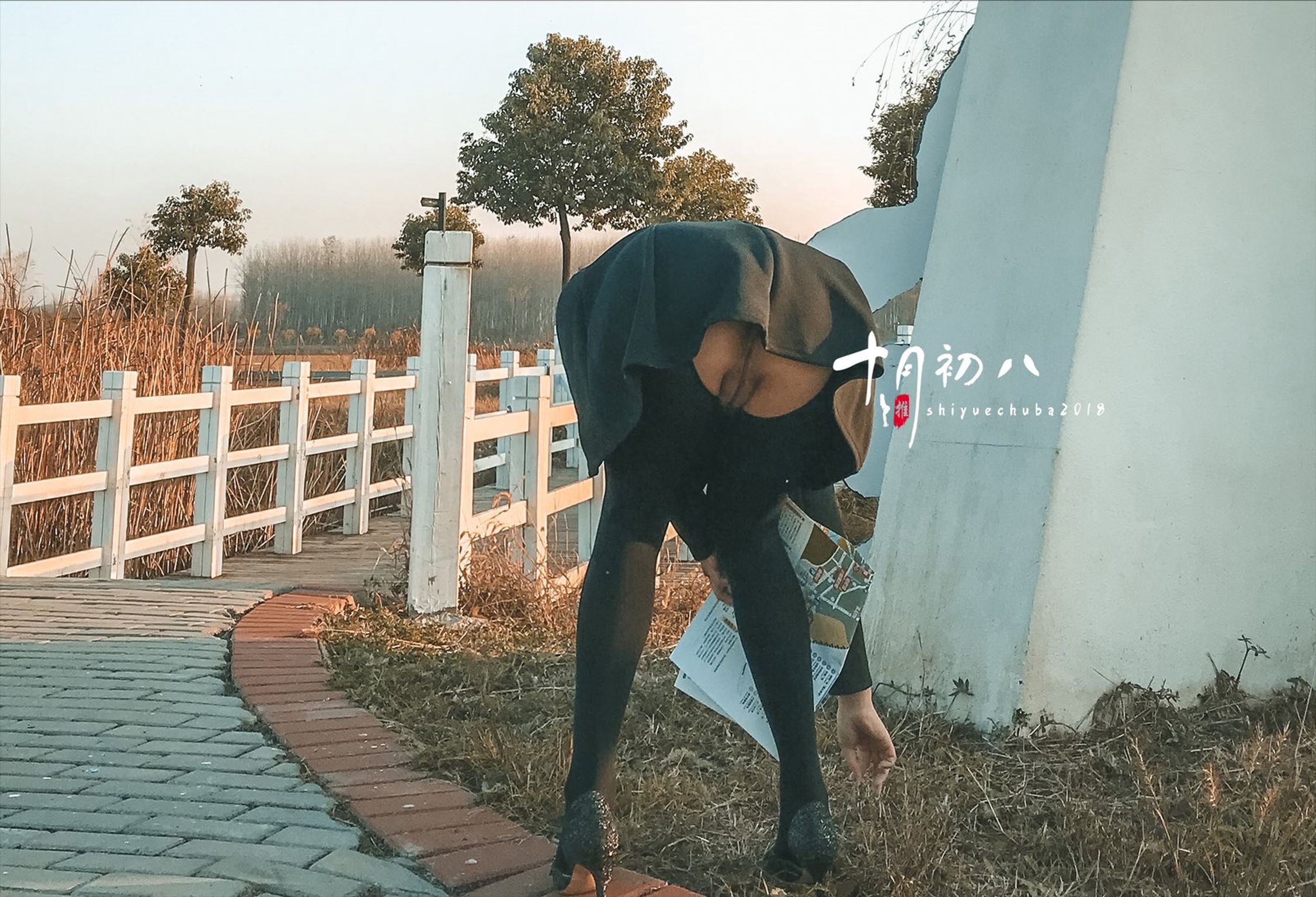 十月初八: 人前露出私拍合集 (645 photos + 8 videos) 2 十月初八: 人前露出私拍合集 (645 photos + 8 videos) 2