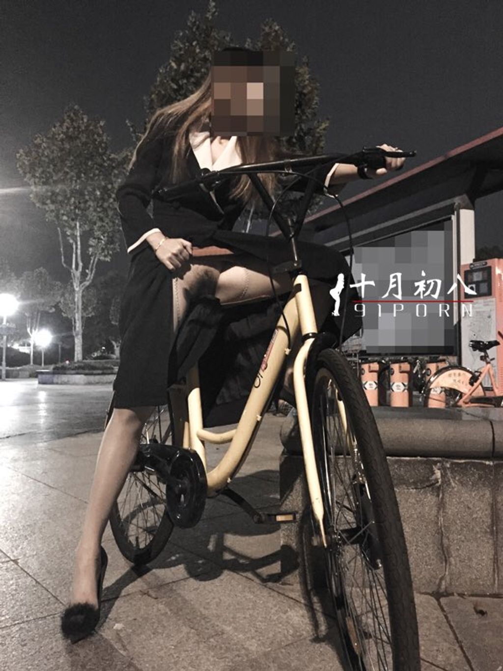 十月初八: 人前露出私拍合集 (645 photos + 8 videos) 1 十月初八: 人前露出私拍合集 (645 photos + 8 videos) 1