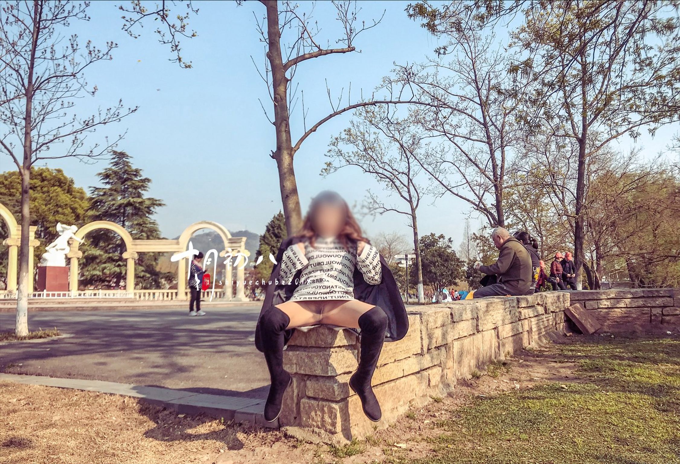 十月初八: 人前露出私拍合集 (645 photos + 8 videos) 5 十月初八: 人前露出私拍合集 (645 photos + 8 videos) 5