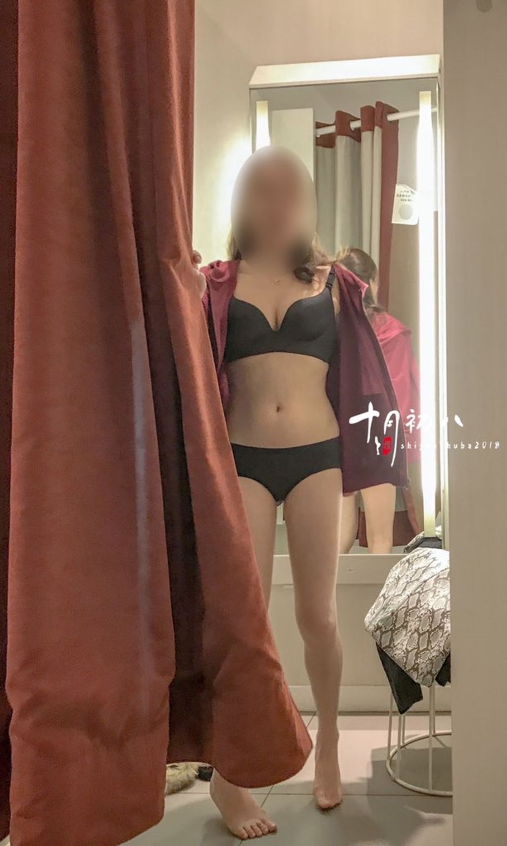 十月初八: 人前露出私拍合集 (645 photos + 8 videos) 8 十月初八: 人前露出私拍合集 (645 photos + 8 videos) 8