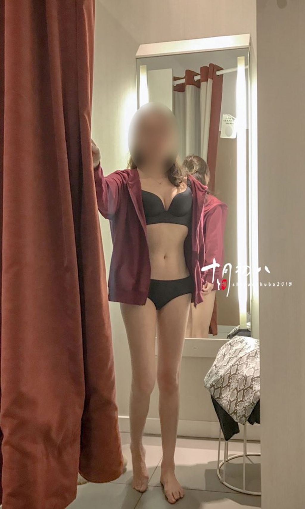 十月初八: 人前露出私拍合集 (645 photos + 8 videos) 10 十月初八: 人前露出私拍合集 (645 photos + 8 videos) 10