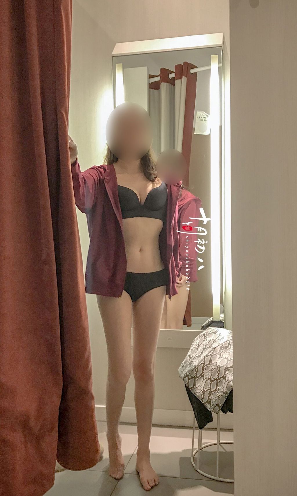 十月初八: 人前露出私拍合集 (645 photos + 8 videos) 16 十月初八: 人前露出私拍合集 (645 photos + 8 videos) 16
