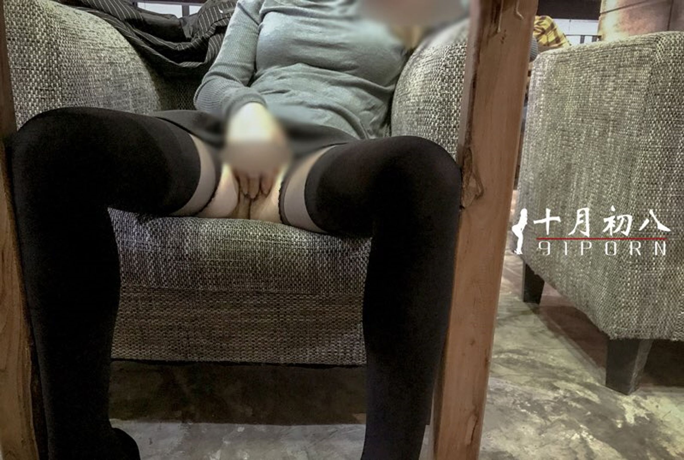 十月初八: 人前露出私拍合集 (645 photos + 8 videos) 17 十月初八: 人前露出私拍合集 (645 photos + 8 videos) 17