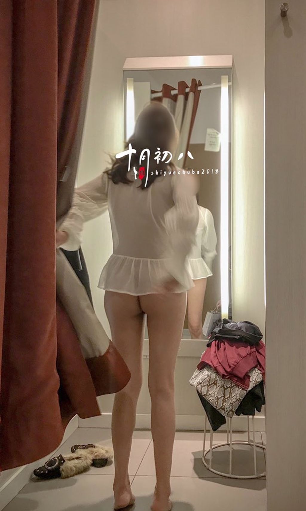 十月初八: 人前露出私拍合集 (645 photos + 8 videos) 19 十月初八: 人前露出私拍合集 (645 photos + 8 videos) 19