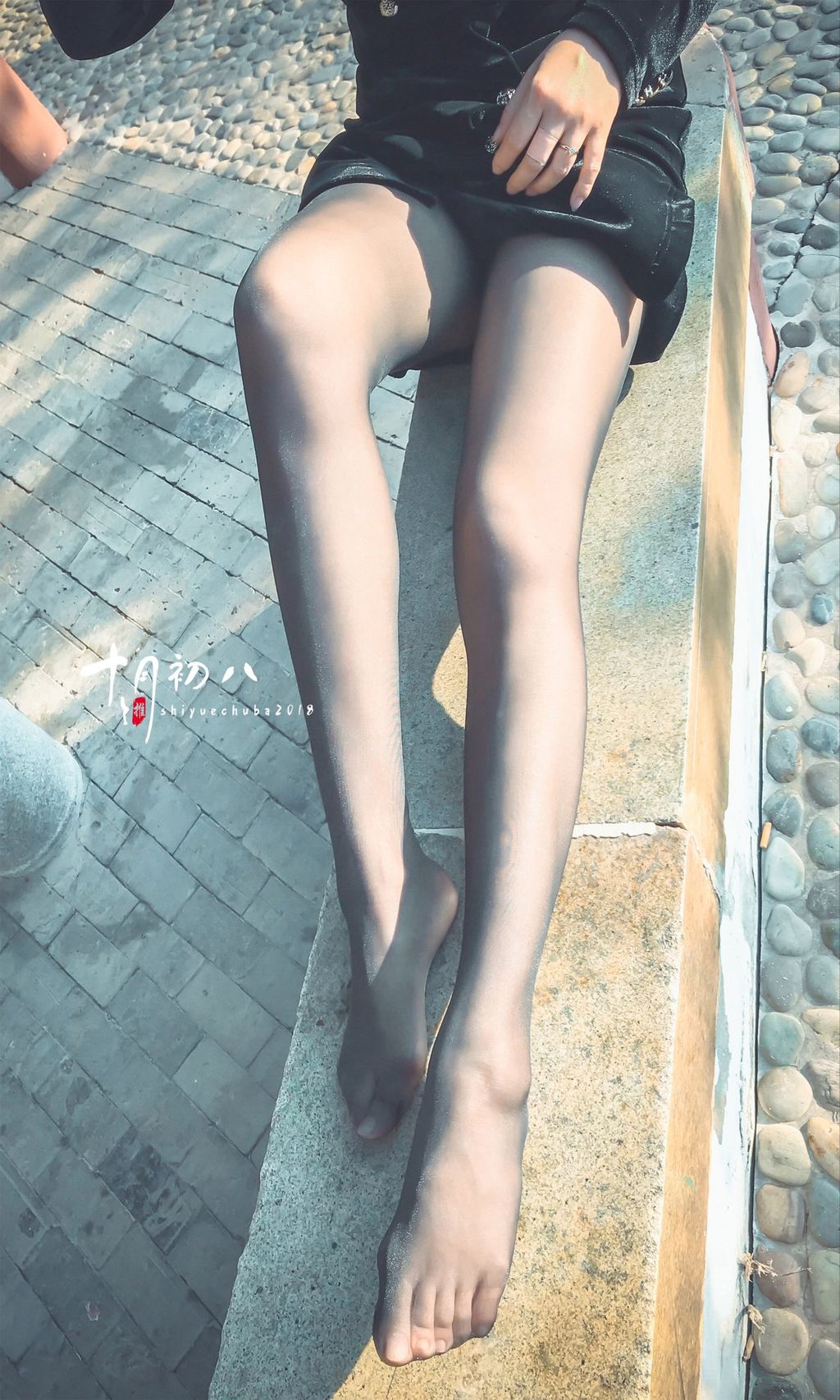 十月初八: 人前露出私拍合集 (645 photos + 8 videos) 14 十月初八: 人前露出私拍合集 (645 photos + 8 videos) 14