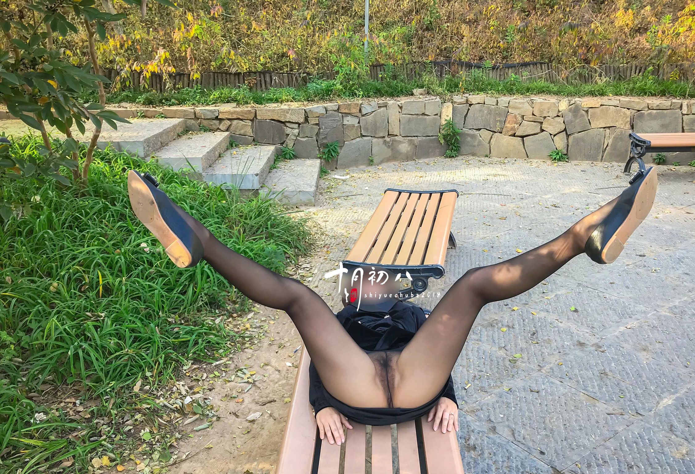 十月初八: 人前露出私拍合集 (645 photos + 8 videos) 18 十月初八: 人前露出私拍合集 (645 photos + 8 videos) 18