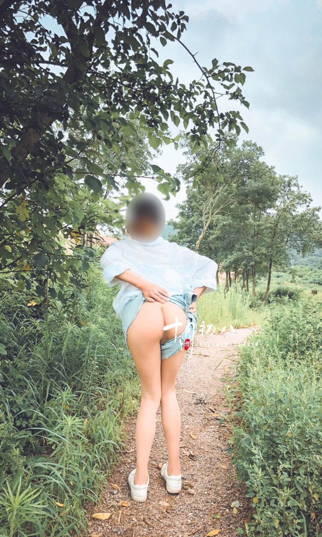 十月初八: 人前露出私拍合集 (645 photos + 8 videos) 19 十月初八: 人前露出私拍合集 (645 photos + 8 videos) 19