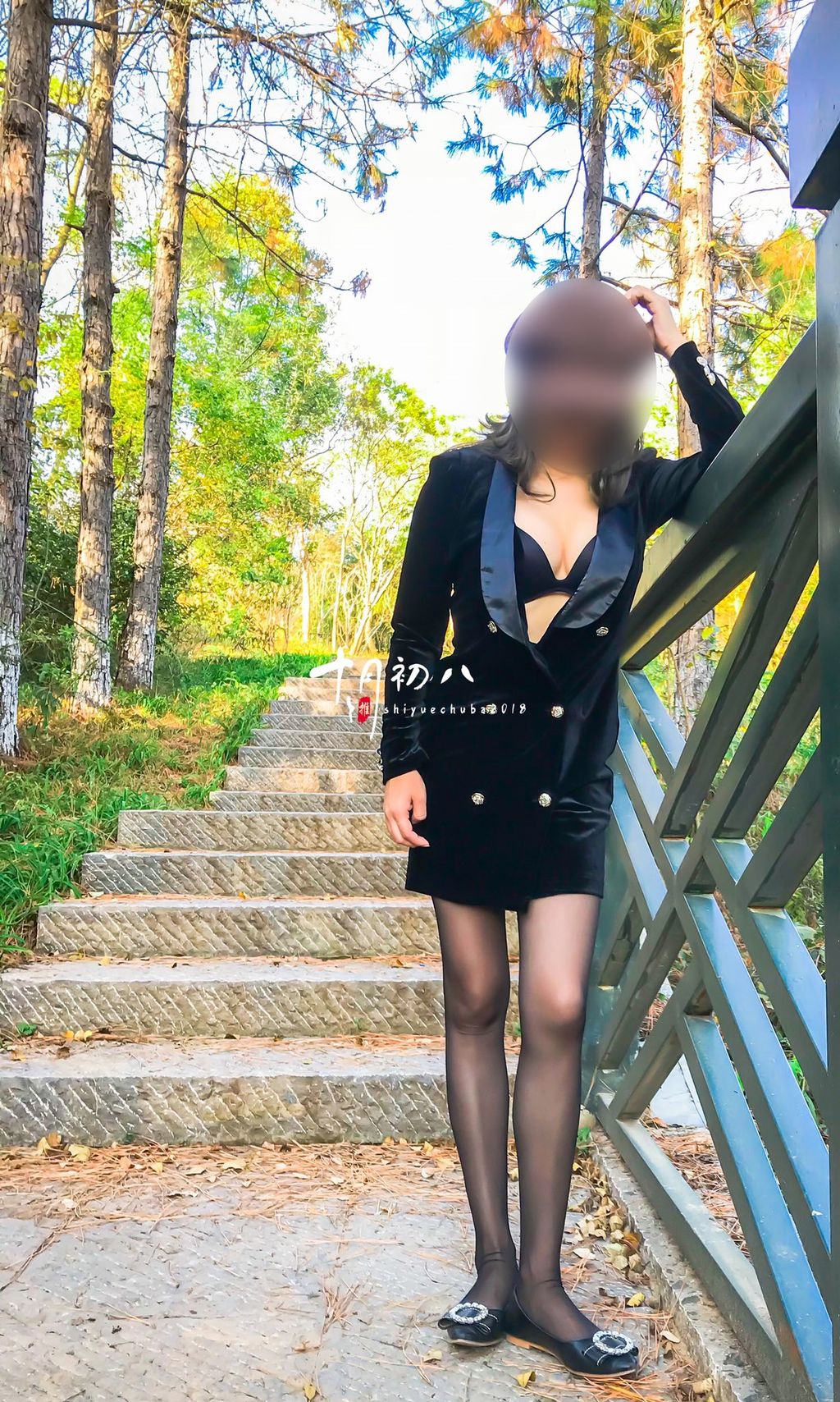 十月初八: 人前露出私拍合集 (645 photos + 8 videos) 17 十月初八: 人前露出私拍合集 (645 photos + 8 videos) 17