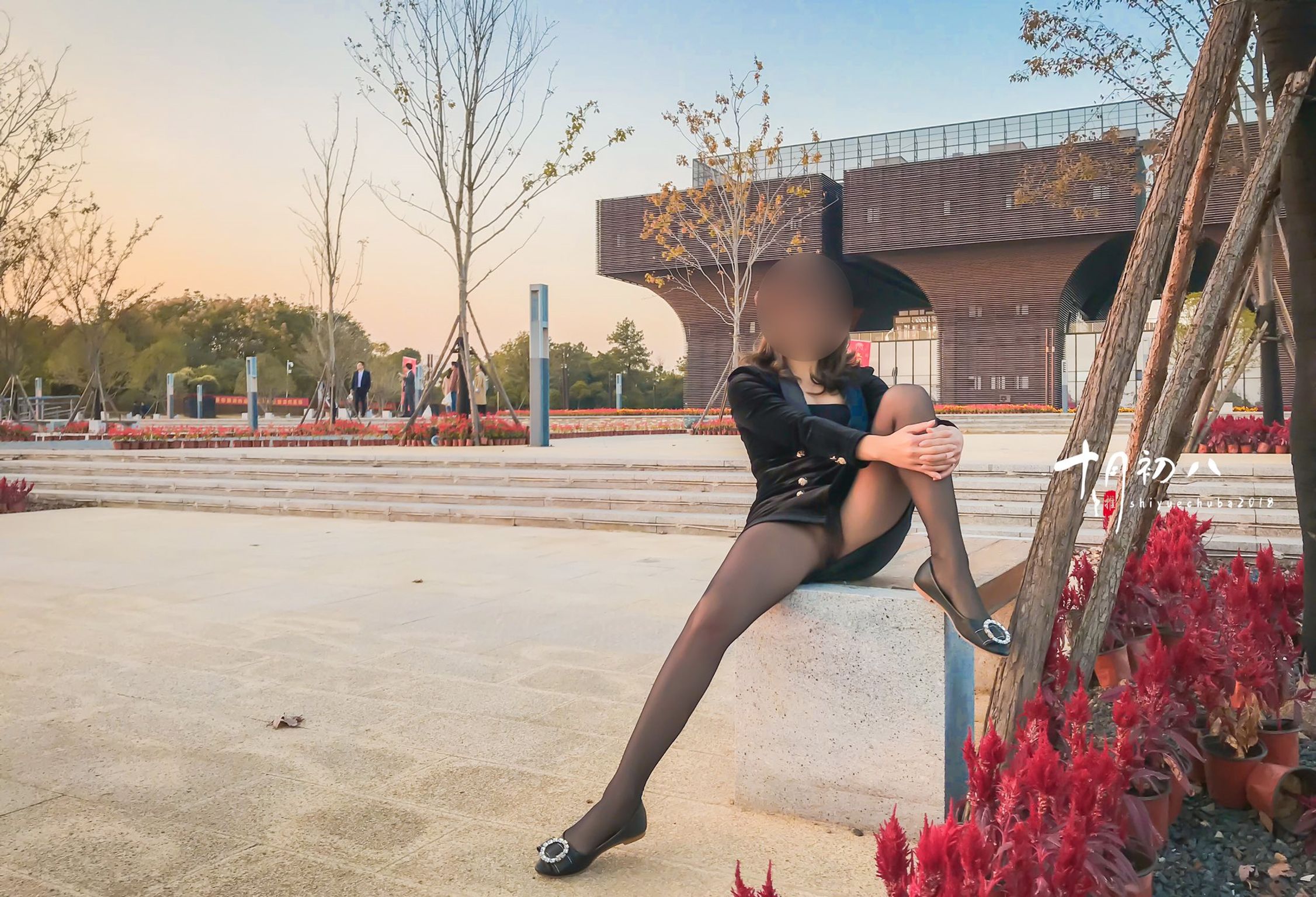 十月初八: 人前露出私拍合集 (645 photos + 8 videos) 1 十月初八: 人前露出私拍合集 (645 photos + 8 videos) 1
