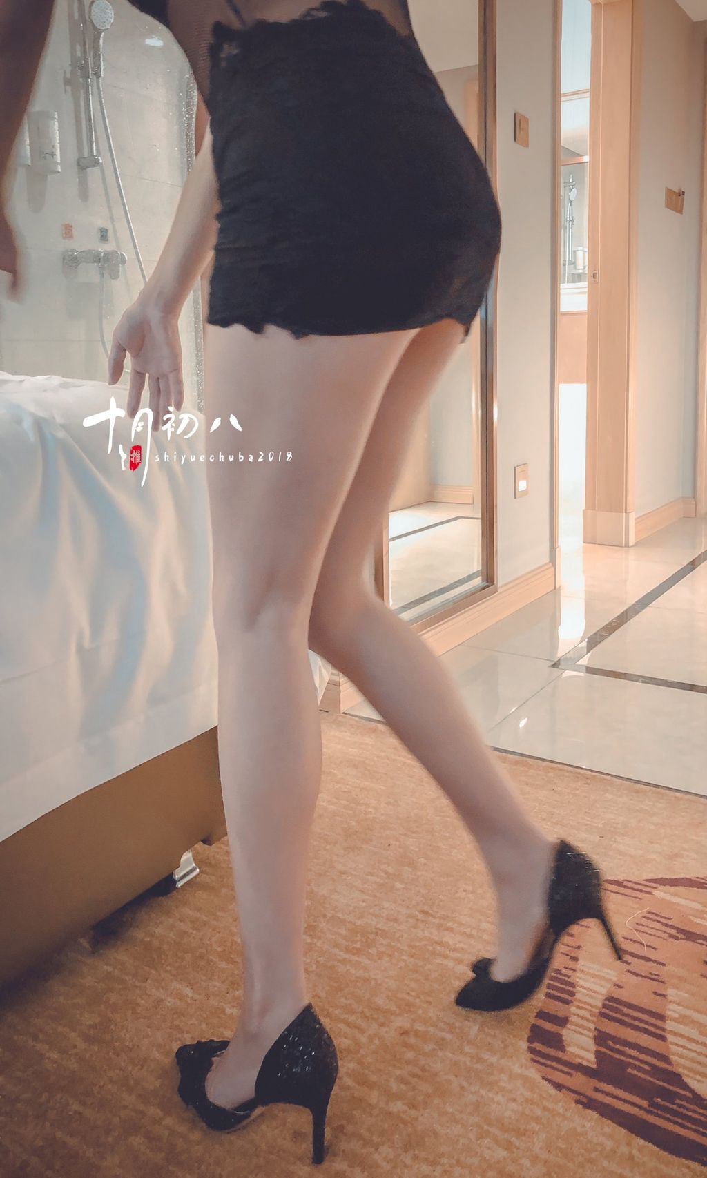 十月初八: 人前露出私拍合集 (645 photos + 8 videos) 5 十月初八: 人前露出私拍合集 (645 photos + 8 videos) 5