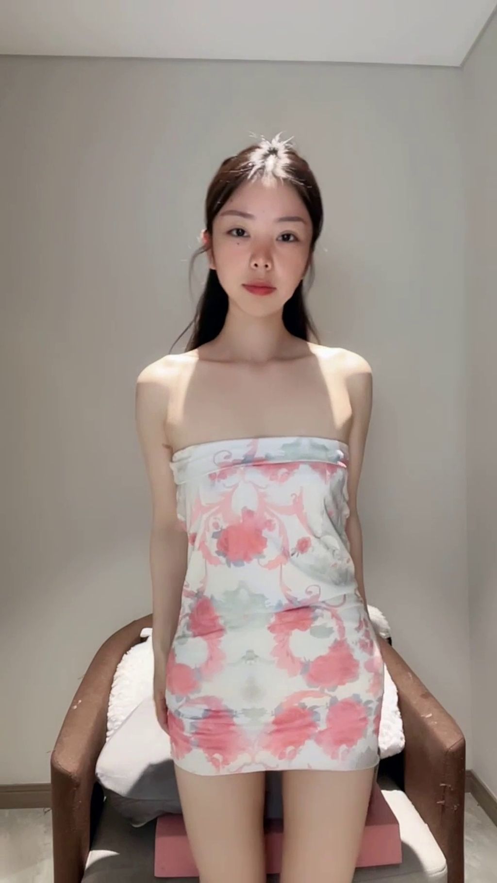 小爱: 舞蹈系气质女神 妖娆热舞 激烈喷水 (53 photos + 3 videos) 5 小爱: 舞蹈系气质女神 妖娆热舞 激烈喷水 (53 photos + 3 videos) 5