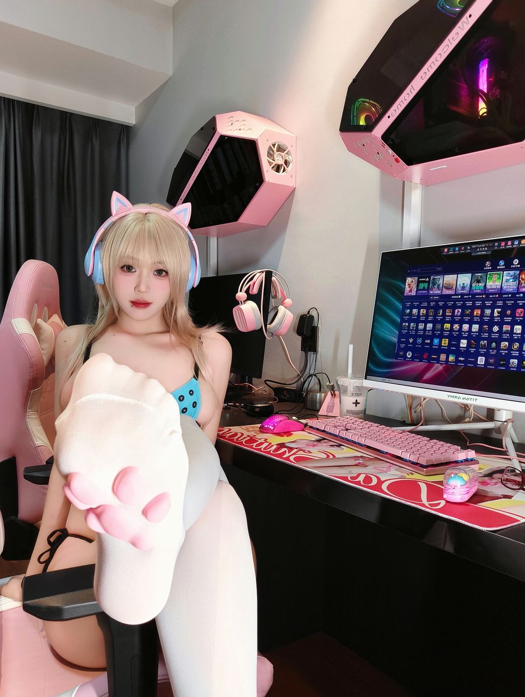 Coser@麻薯好吃: 电竞女友 (85 photos) 15 Coser@麻薯好吃: 电竞女友 (85 photos) 15
