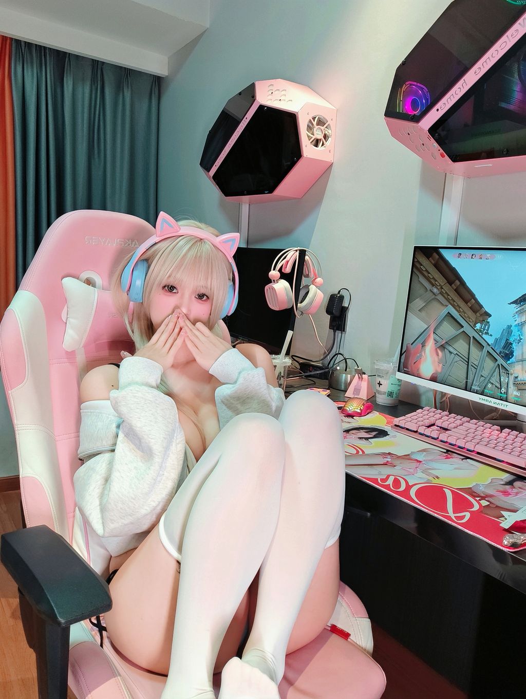 Coser@麻薯好吃: 电竞女友 (85 photos) 1 Coser@麻薯好吃: 电竞女友 (85 photos) 1