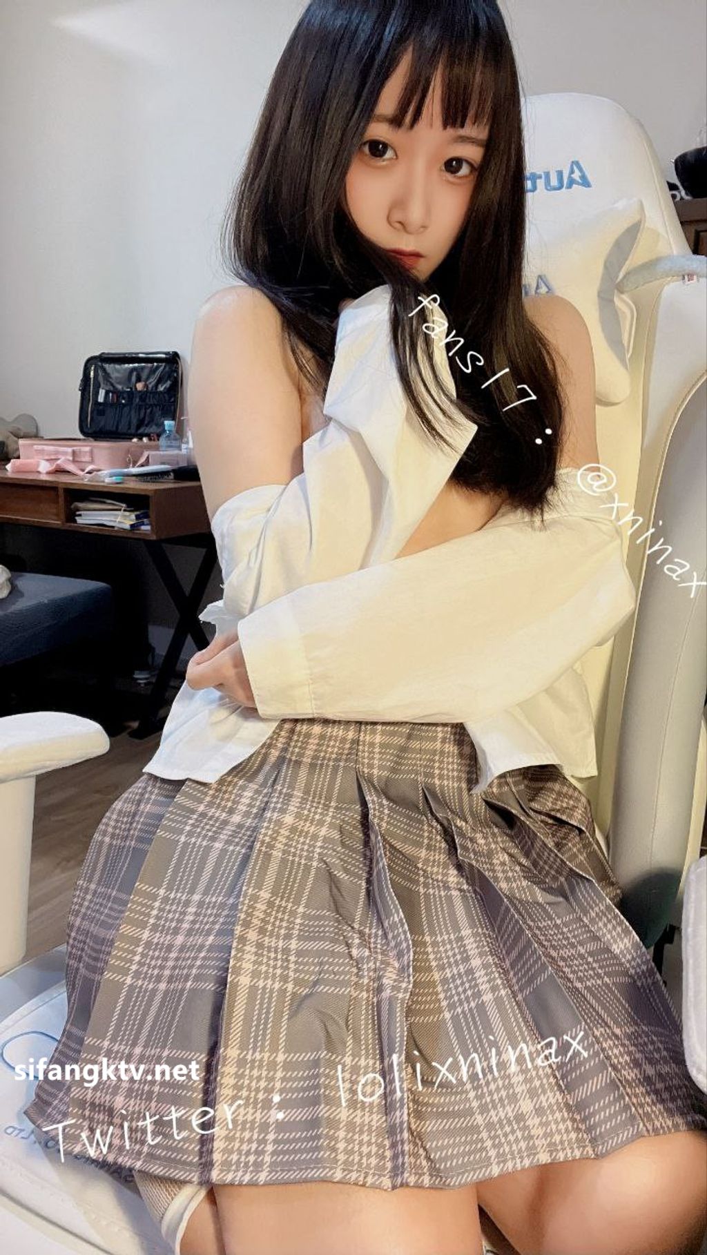 lolixnixax(小只马妮娜): 超级可爱的双马尾福利姬 #01 (395 photos + 79 videos) 4 lolixnixax(小只马妮娜): 超级可爱的双马尾福利姬 #01 (395 photos + 79 videos) 4