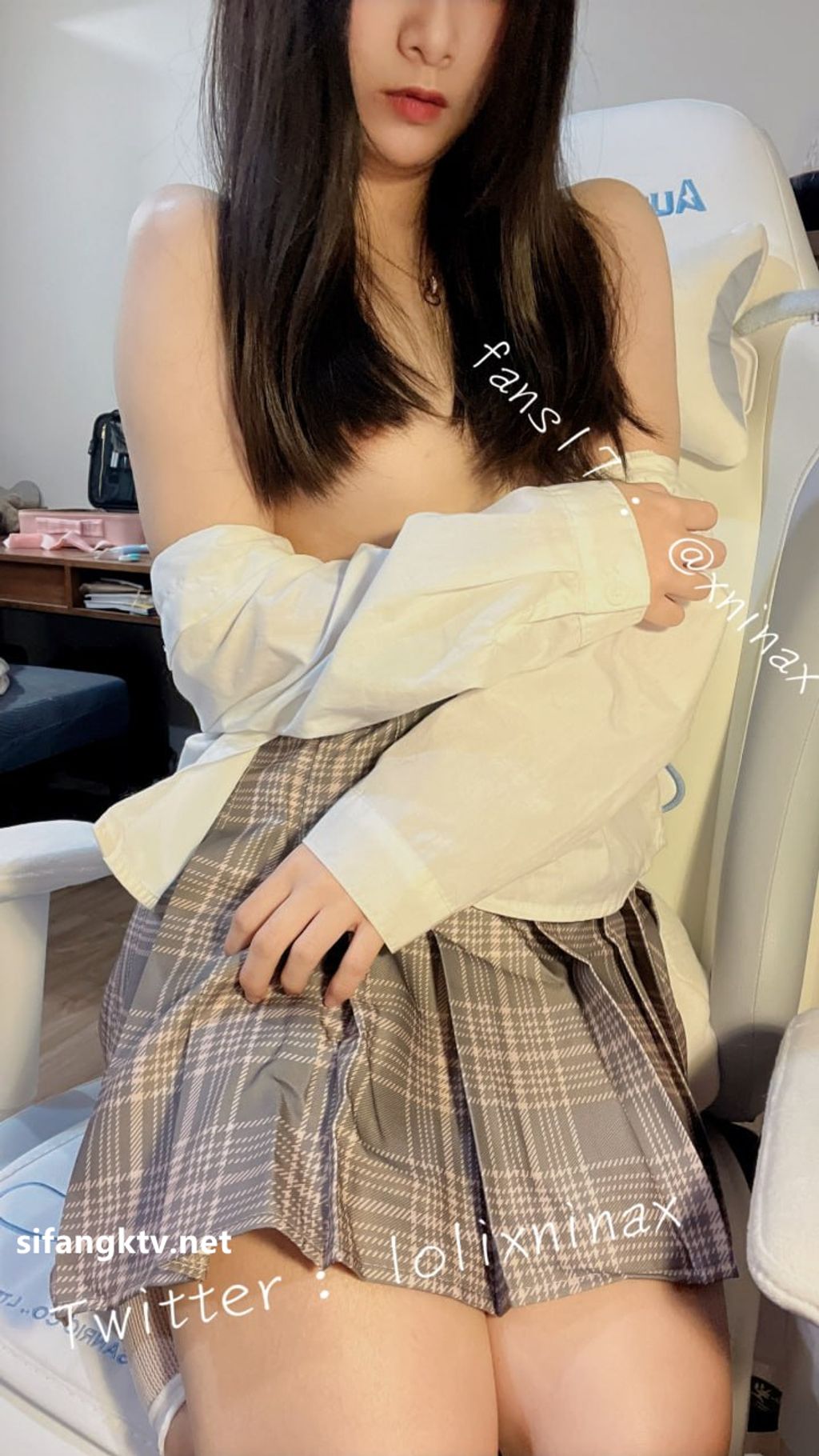 lolixnixax(小只马妮娜): 超级可爱的双马尾福利姬 #01 (395 photos + 79 videos) 5 lolixnixax(小只马妮娜): 超级可爱的双马尾福利姬 #01 (395 photos + 79 videos) 5