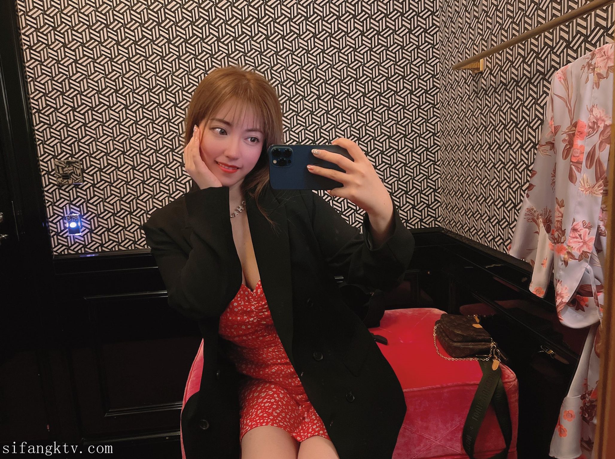酒月: 极品巨乳 人前露出私拍 (708 photos + 29 videos) 3 酒月: 极品巨乳 人前露出私拍 (708 photos + 29 videos) 3