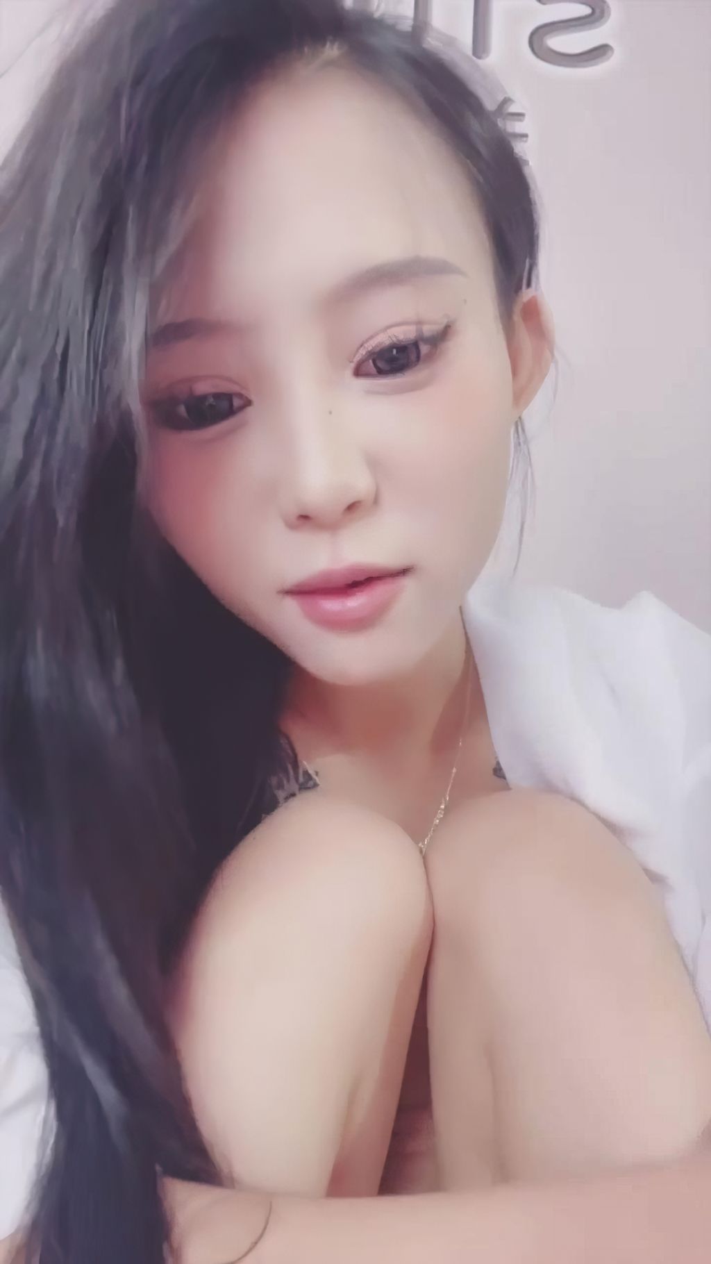 19水嫩: 黑丝女神 高跟女仆装 (48 photos + 8 videos)