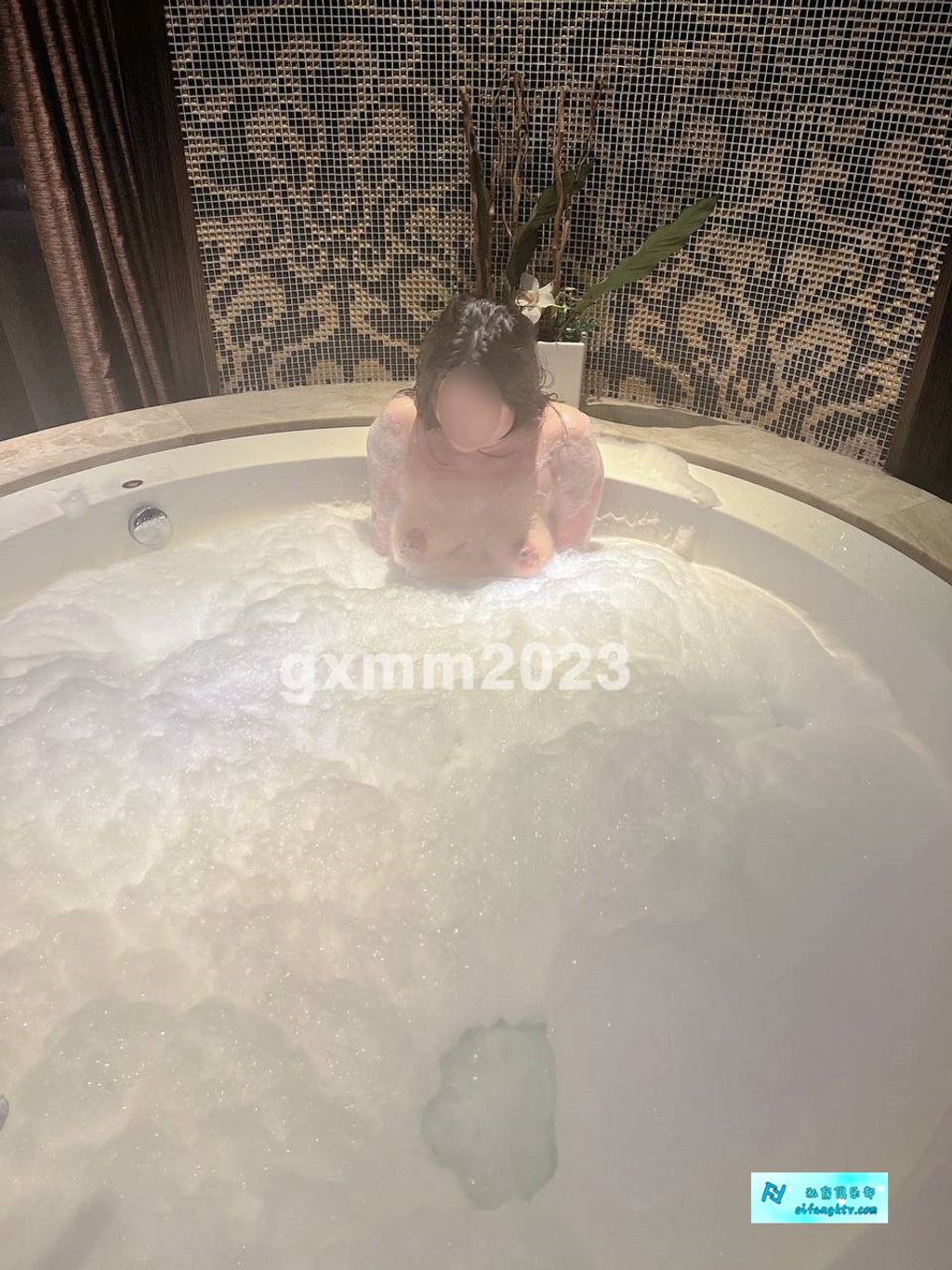 狗婷gxmm: 极品蛮腰肥臀反差母私拍完整版视图 (354 photos + 152 videos) 10 狗婷gxmm: 极品蛮腰肥臀反差母私拍完整版视图 (354 photos + 152 videos) 10
