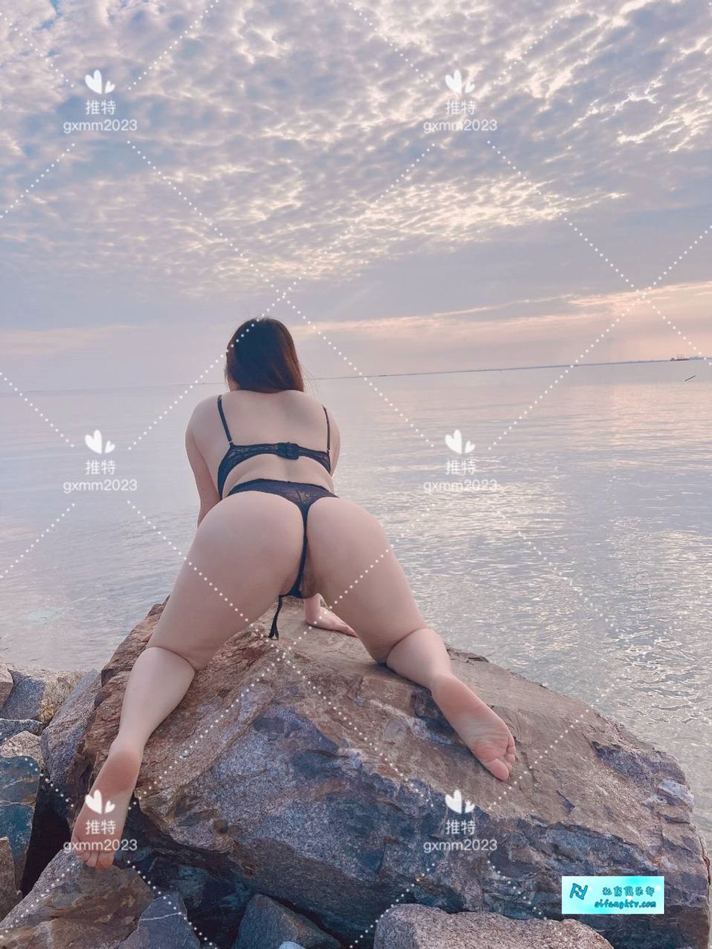狗婷gxmm: 极品蛮腰肥臀反差母私拍完整版视图 (354 photos + 152 videos) 6 狗婷gxmm: 极品蛮腰肥臀反差母私拍完整版视图 (354 photos + 152 videos) 6