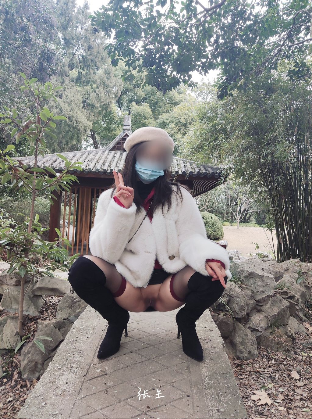 [OtherXXX] 张生: 淫妻大神分享娇妻 塞着跳蛋逛公园 (238 photos + 56 videos)