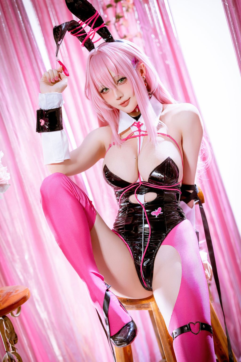 Coser@星之迟迟Hoshilily: 2026年04月计划 胜利女神：妮姬 薇尔维特 兔女郎 (48 photos)