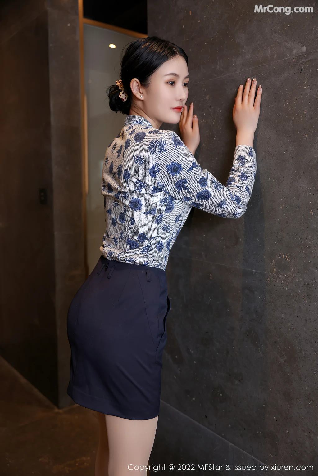 MFStar Vol.569: Ai西西里 (44 photos)
