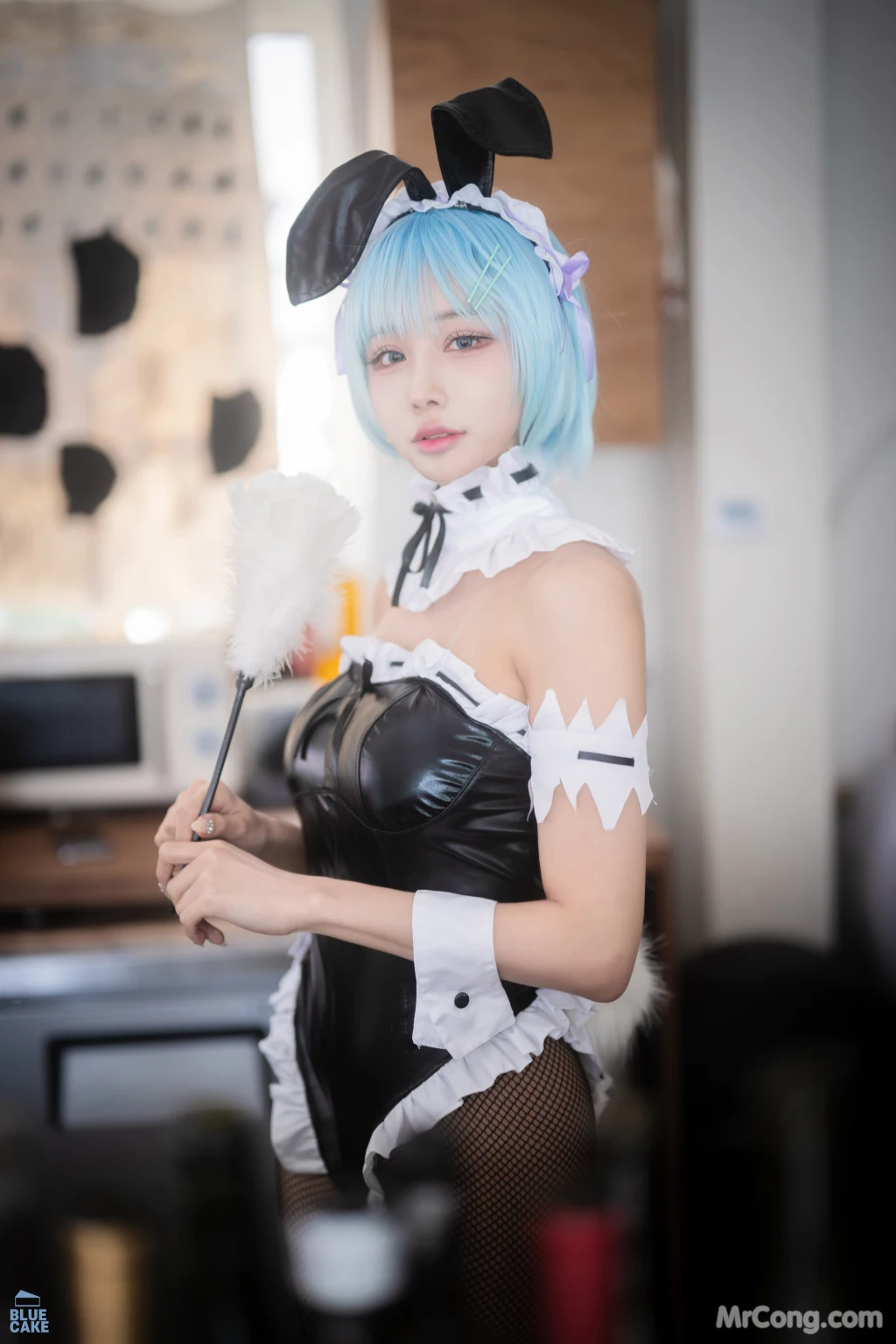 [BLUECAKE] YeonYu (연유): Vol.02 MY MASTER Maid (RED.Ver) (125 photos)