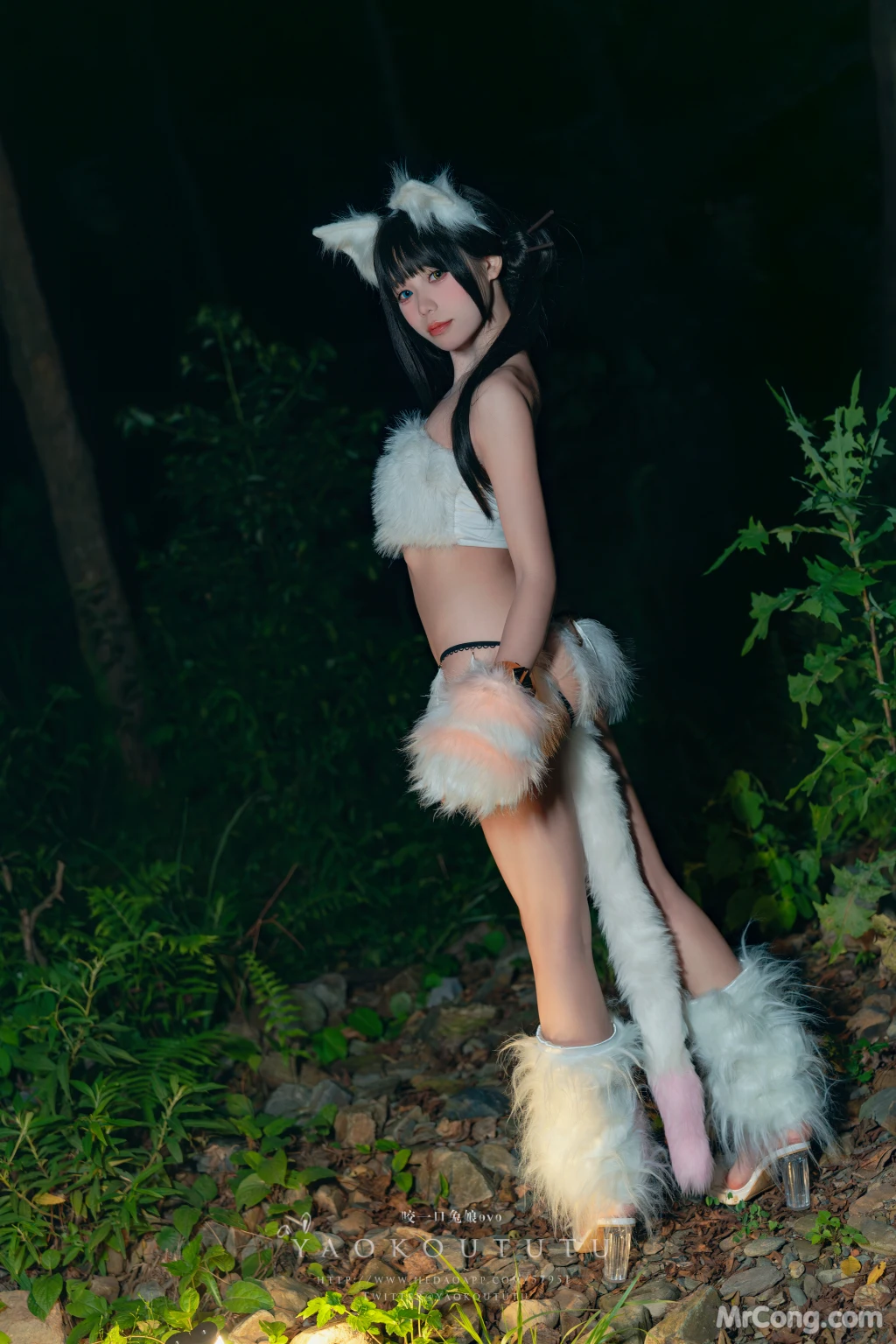 Coser@黏黏团子兔: 八月订阅『狐灵』& LIKEY (55 photos )