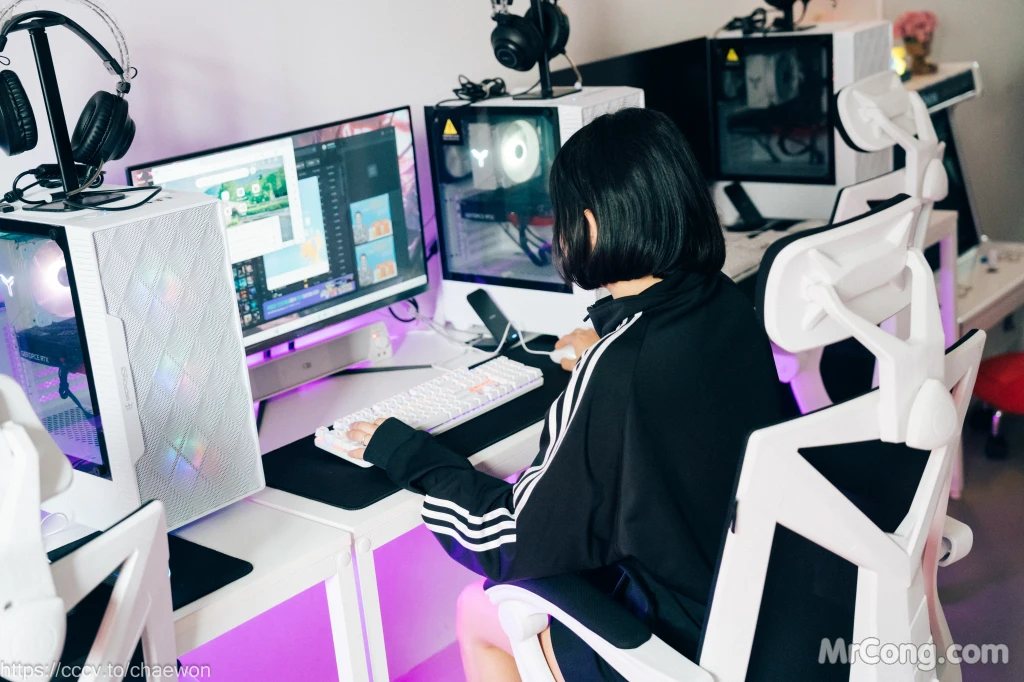 [Loozy] Zia (지아): PC Room With SP (99 photos)