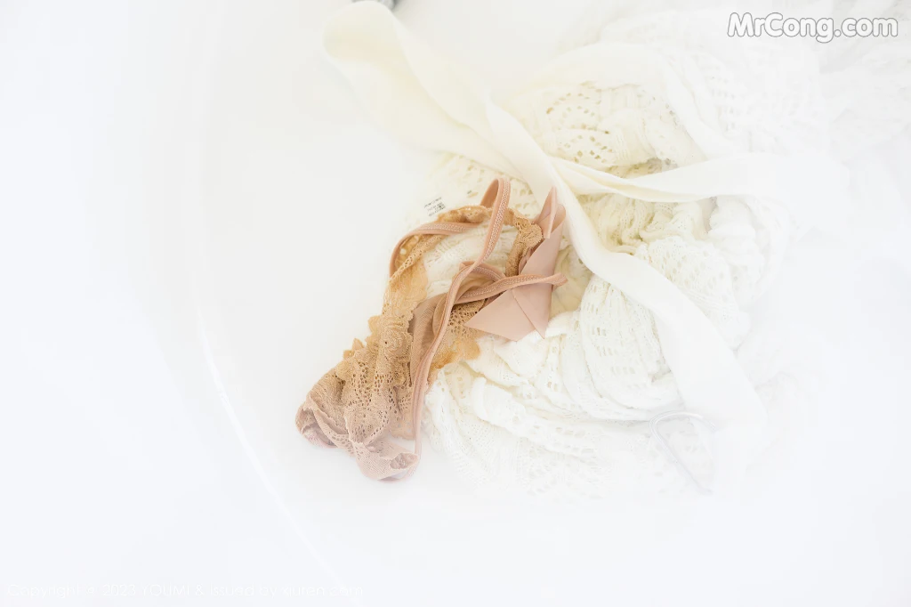 YouMi Vol.960: Yun Er (允爾) (70 photos) 8 YouMi Vol.960: Yun Er (允爾) (70 photos) 8