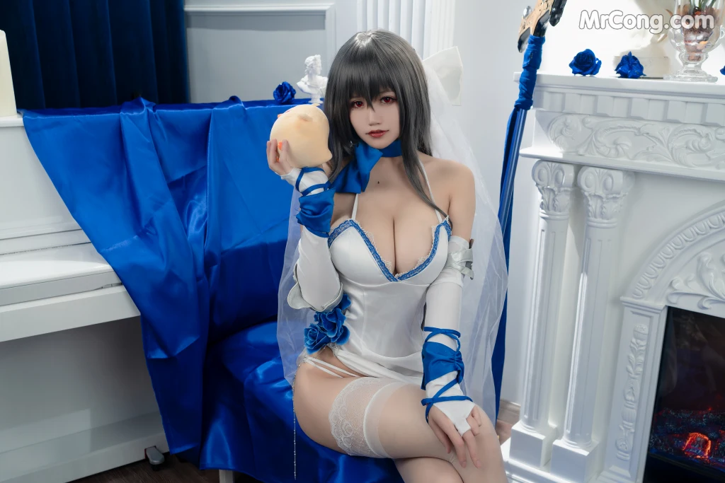Coser@小仓千代w No.027: 路易九世礼服 (20 photos)