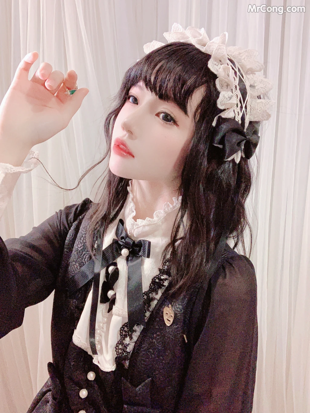 Coser@桜桃喵 Vol.145: Doll (18 photos)