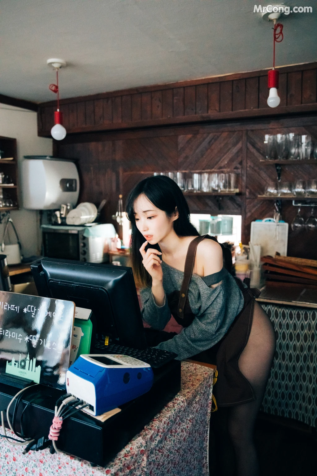 [Loozy] Bambi (밤비): Cafe Alba (Update HQ) (179 photos)
