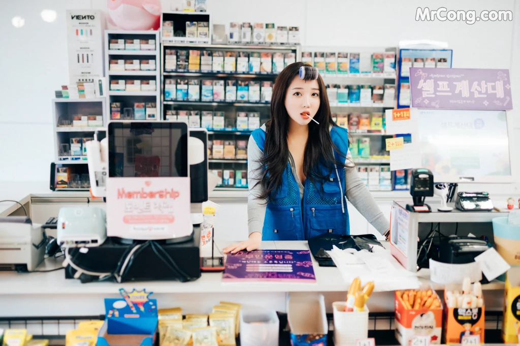 [Loozy] Son Ye-Eun (손예은): CS Part Timer (89 photos)