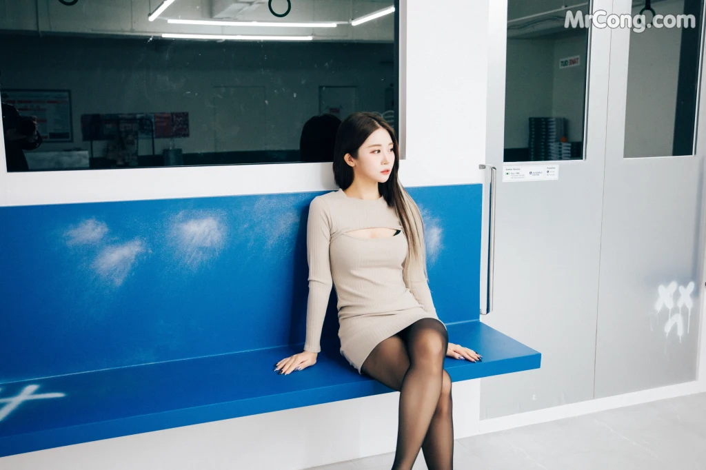 [Loozy] Bomi (보미): Bondage Subway (100 photos)