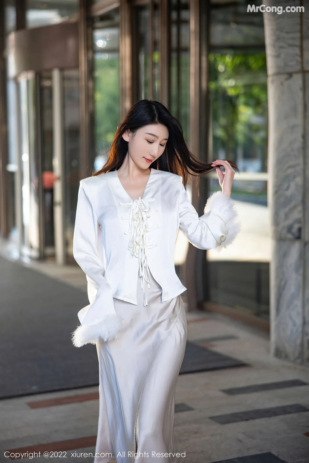 XIUREN No.5734: Wei Wei Jiang (薇薇酱) (88 photos)