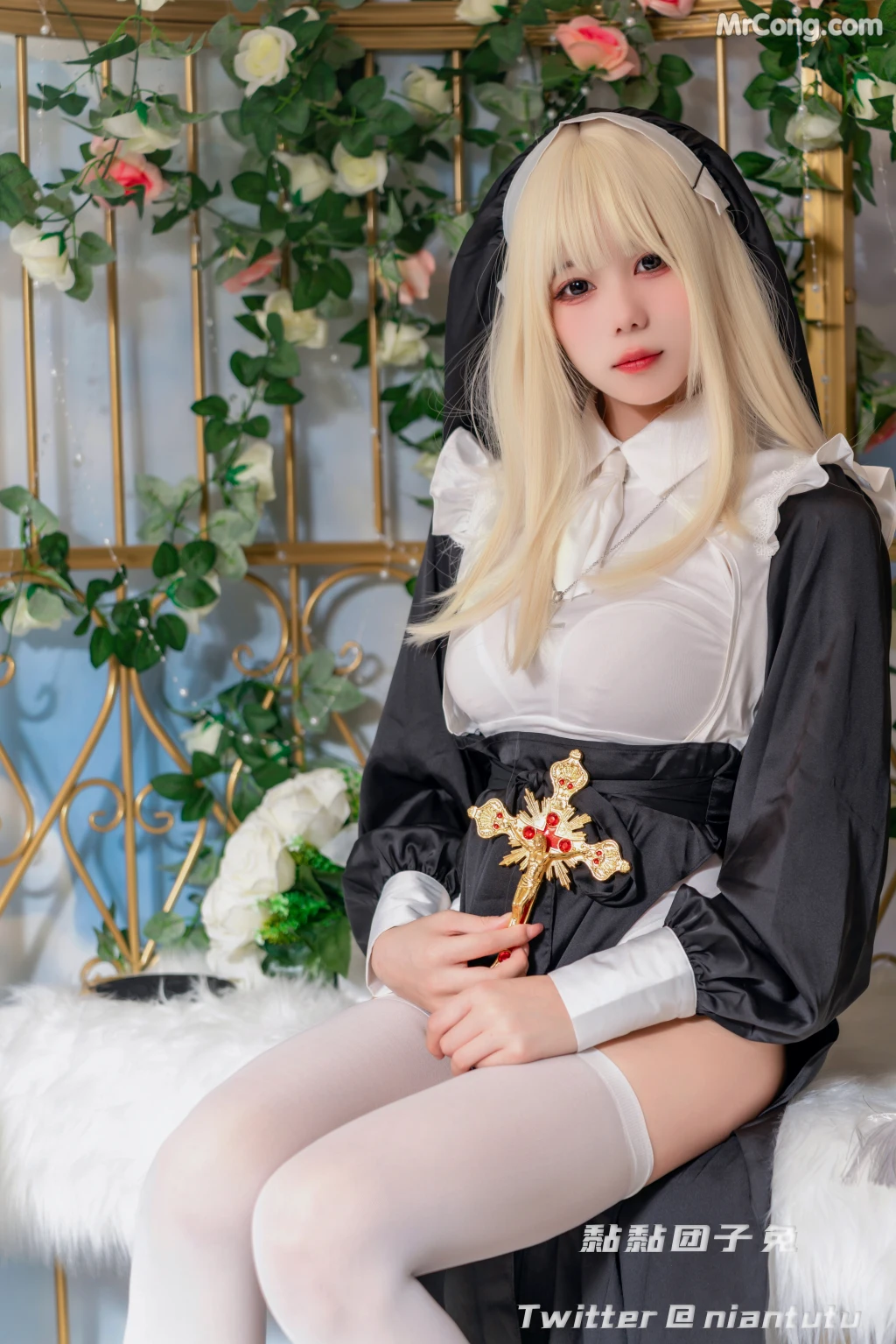 Coser@黏黏团子兔: Nun 修女 (49 photos)