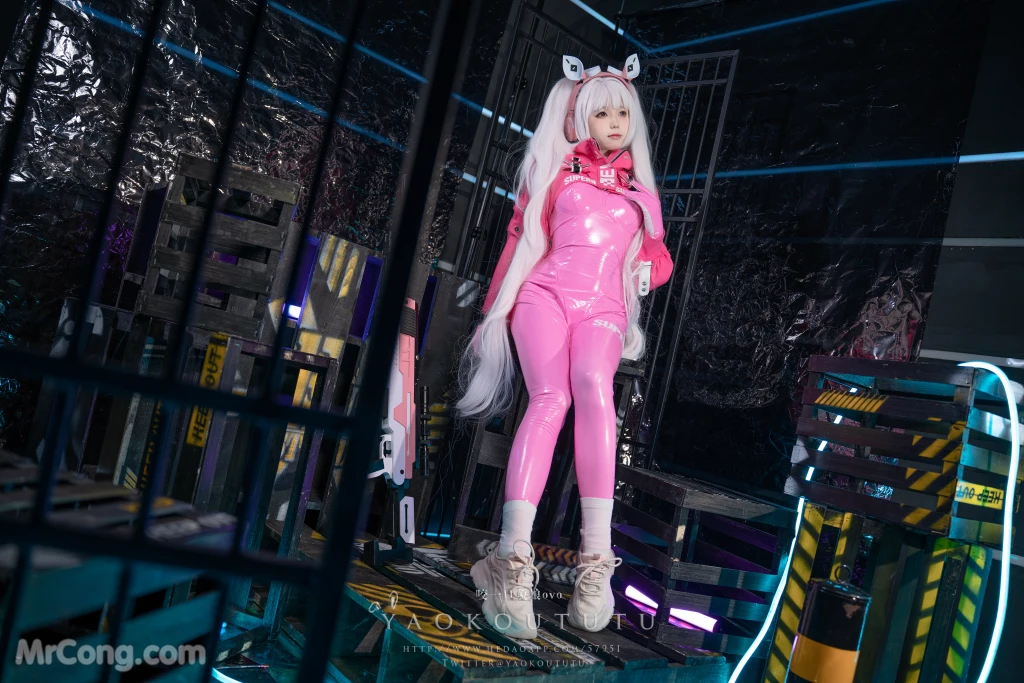 Coser@黏黏团子兔 - NIKKE：爱丽丝 (52 photos )