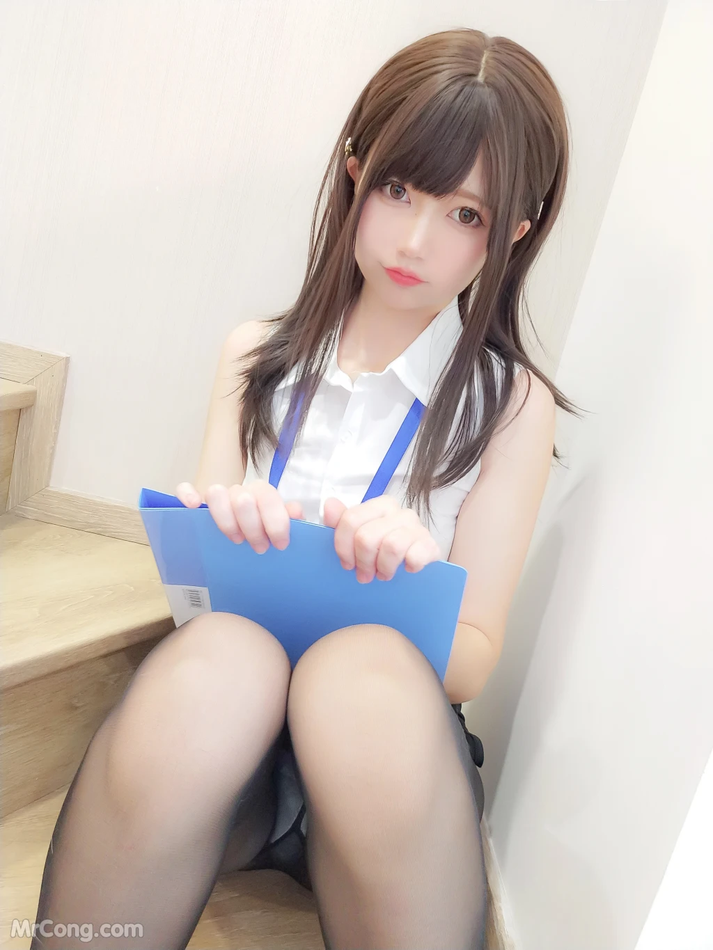Coser@NAGISA魔物喵: [Fantia] - 仕事中～ (25 photos)